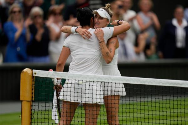 Marketa Vo<em></em>ndrousova defeated Ons Jabeur in the Wimbledon's women's championship.